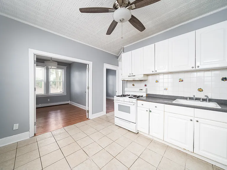 418 Liberty Ave #1S — Photo 2
