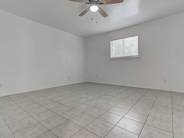 805 Sirocco Dr #B — Photo 14