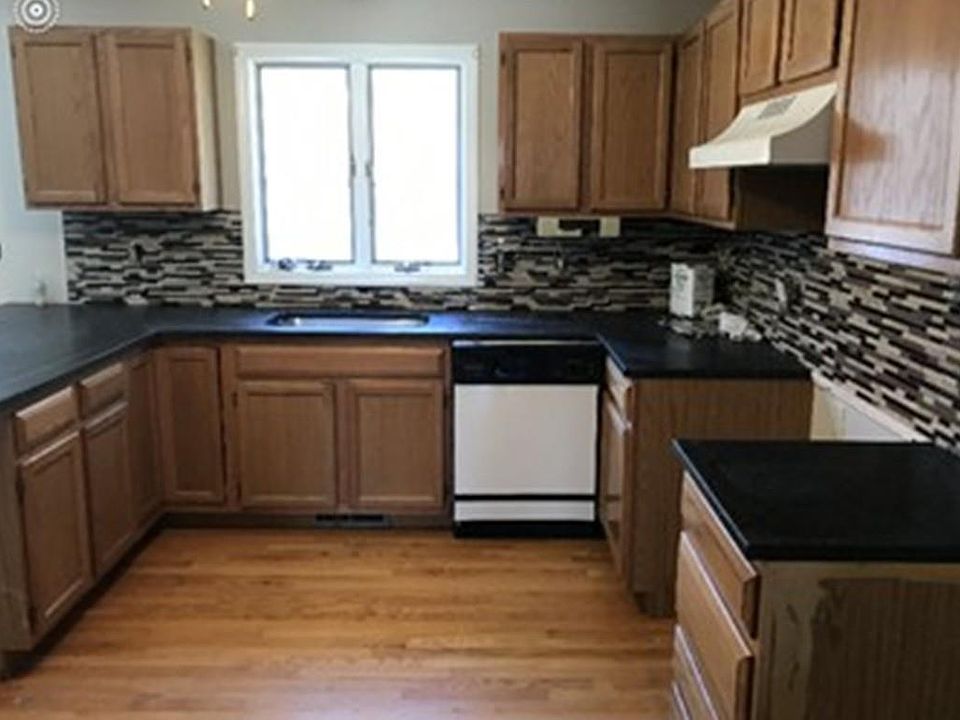 2nd image of 163 Winterset Dr