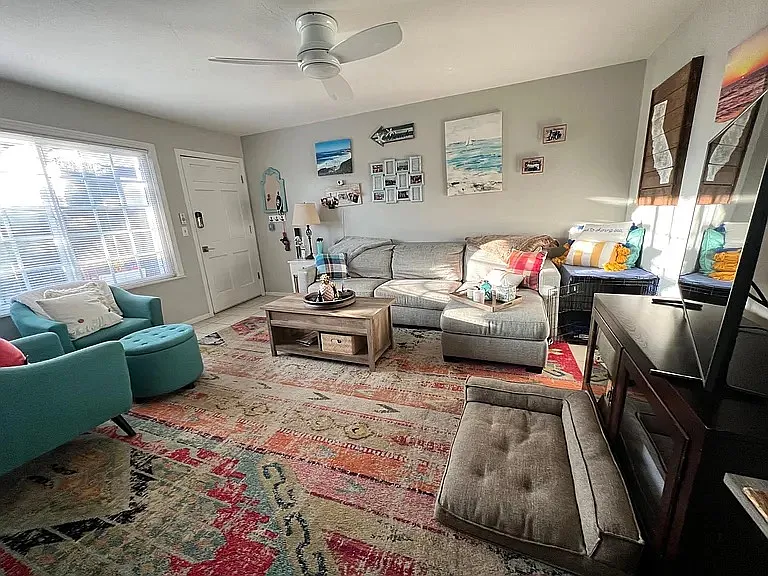 839 Sapphire St #2 — Photo 3