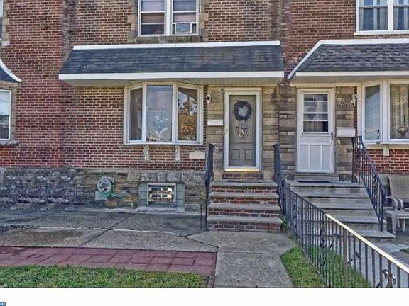 4th image of 2820 Devereaux Ave