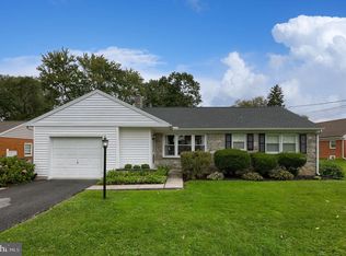 2197 Veumont Dr, Lancaster, PA 17601