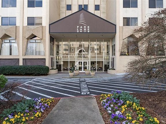 4th image of 2479 Peachtree Rd NE APT 912