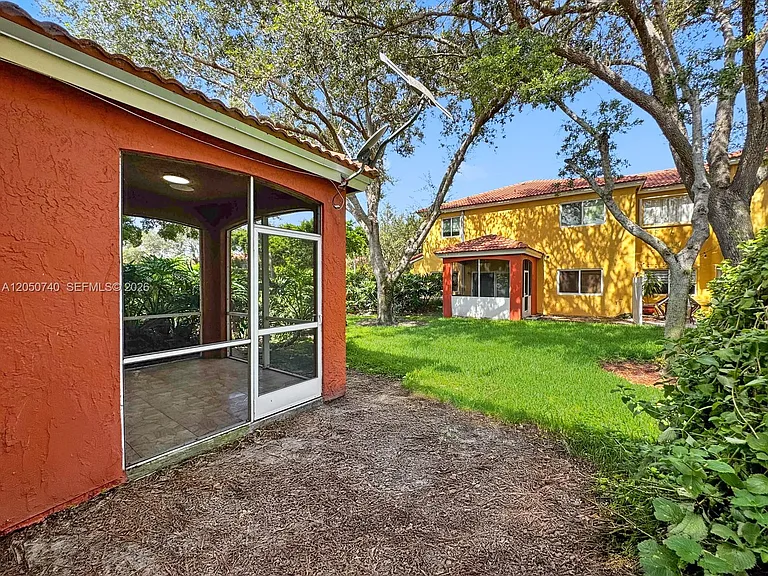 10341 SW 18th St — Photo 38