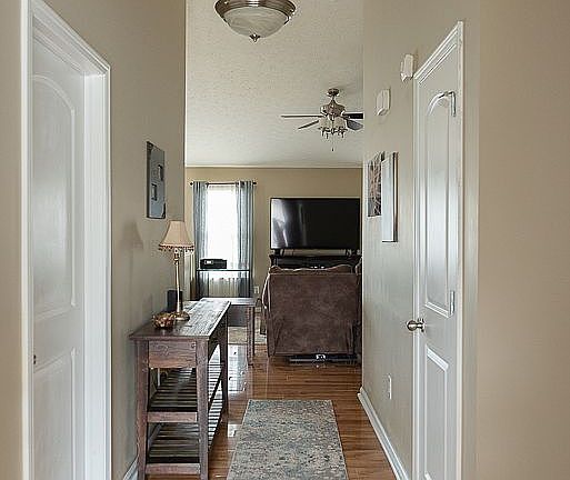 3rd image of 656 Winding Grove Dr