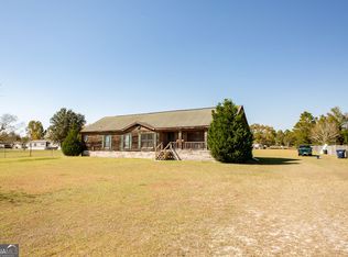 1320 Spring Lake Dr, Folkston, GA 31537