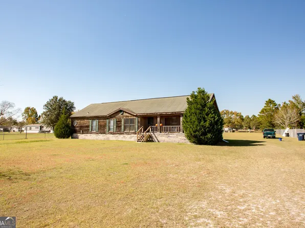 1320 Spring Lake Dr, Folkston, GA 31537