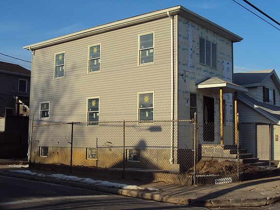 3rd image of 45 Gotham Ave