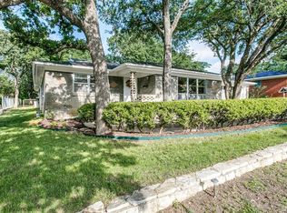 809 Patti Dr, Bedford, TX 76022