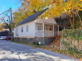 22 1st St, Eureka Springs, AR 72632