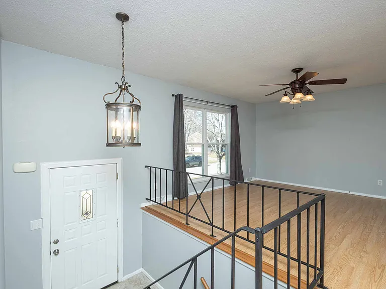 2318 Pinehurst St — Photo 3