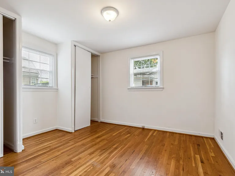 9923 Mayfield Dr — Photo 13