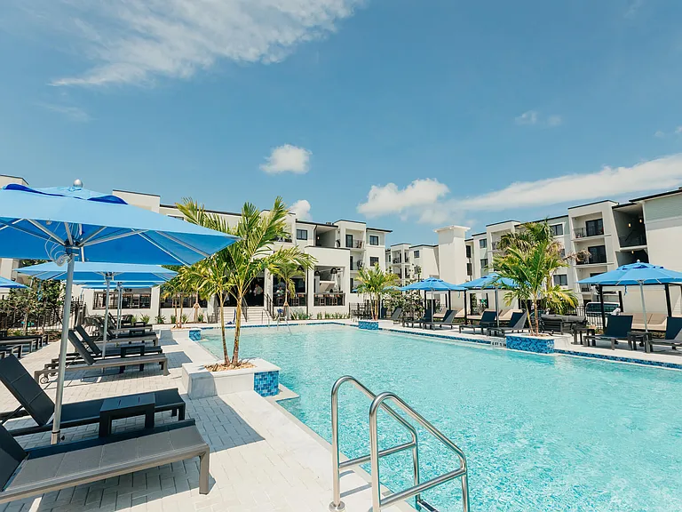 Wrecker's Cay Apartments — Photo 13