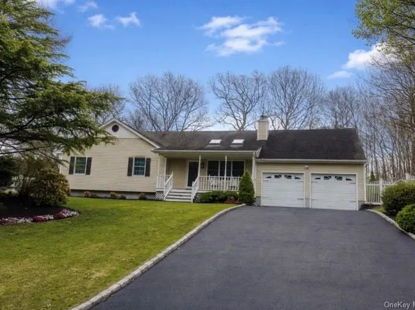 205 Great Rock Drive, Wading River, NY 11792