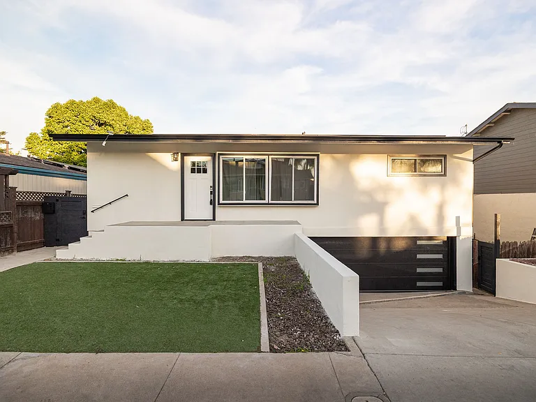 2807 Dale St — Photo 40