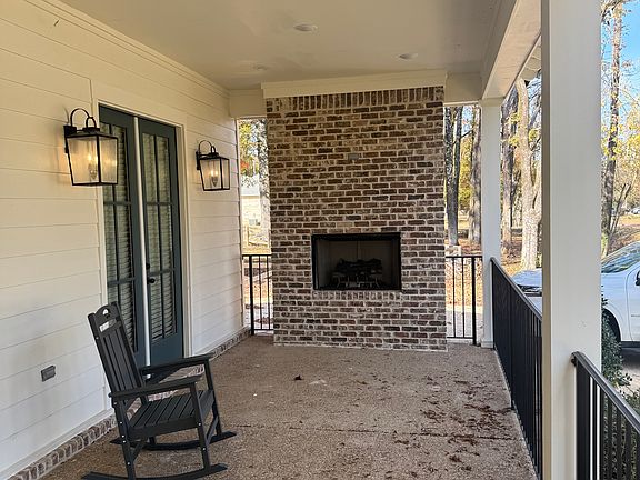 3rd image of 2191 Timber Ln E
