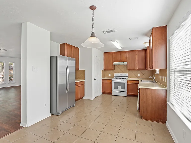 15127 Green Whisper Dr — Photo 8
