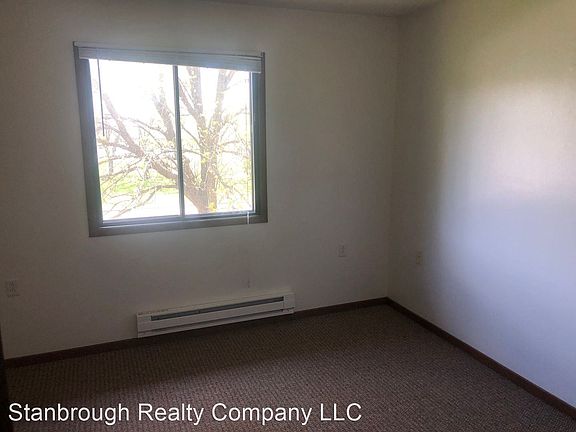 2nd image of 1598 Linden St #9