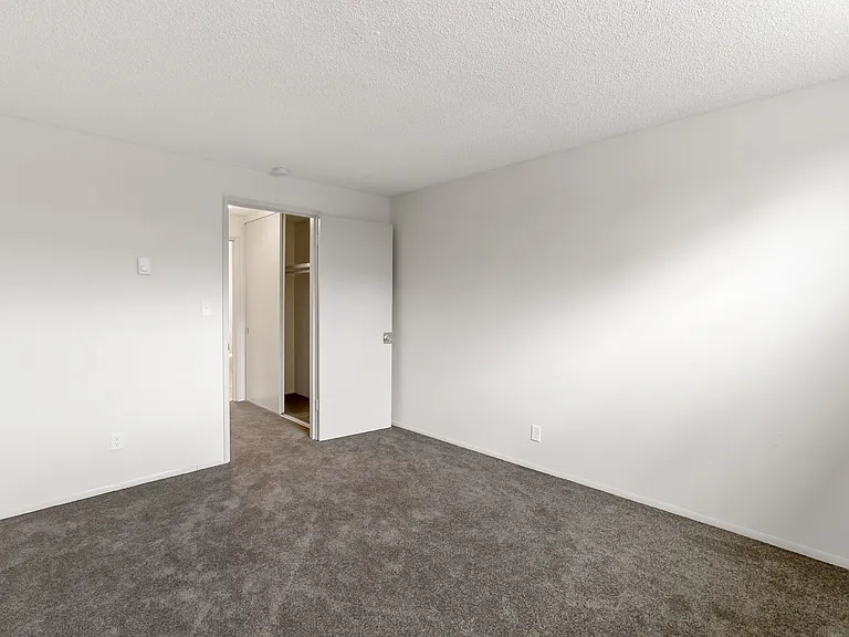 Riviera Apartments Northgate — Photo 33