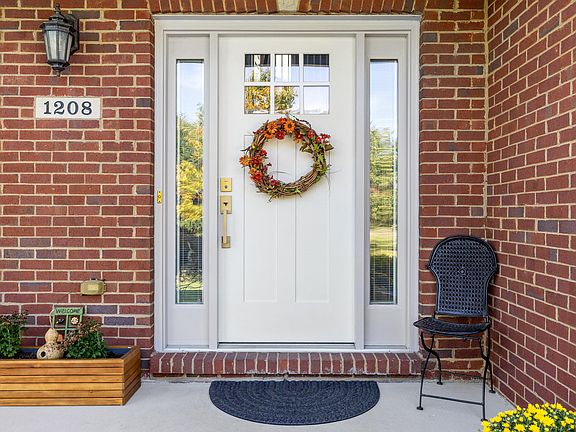 2nd image of 1208 Brick House Ln