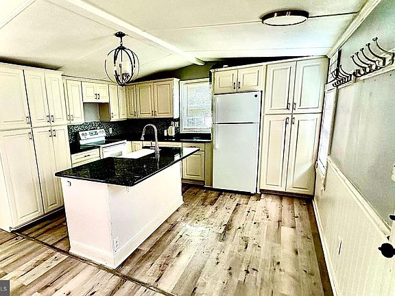5th image of 19972 Atlantic Ave #19227