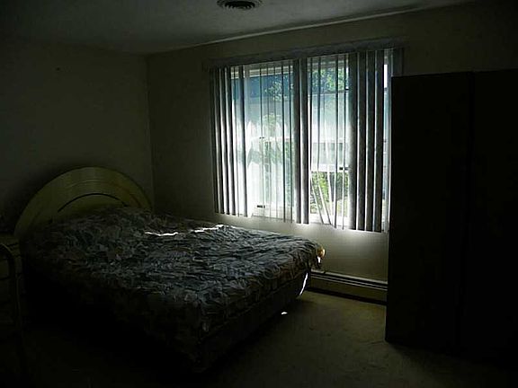 5th image of 96 Sunflower Cir