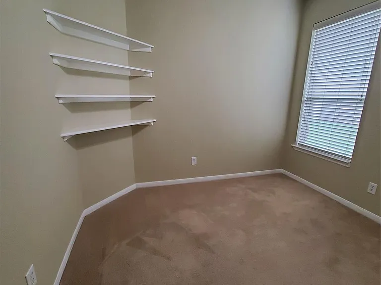 2715 Falling Forest Ct — Photo 9