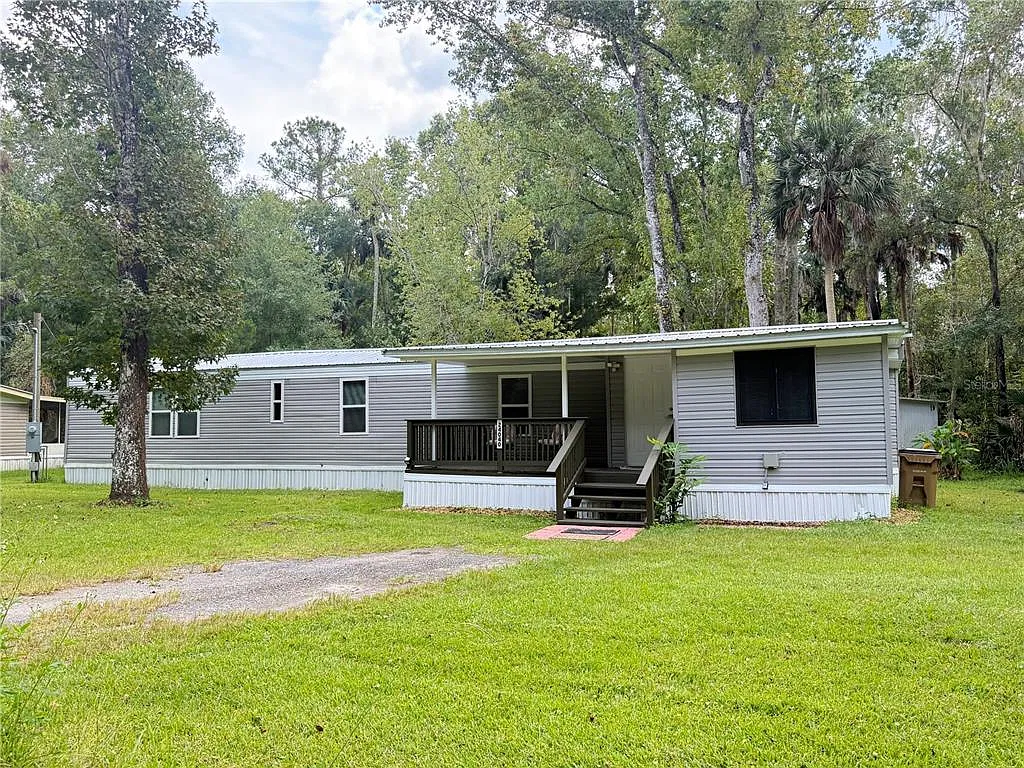 3 bed, 2.0 bath, 1080 sqft, $1,200 — Photo 1
