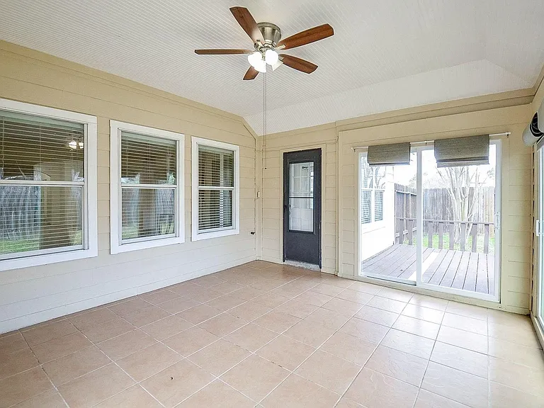 24718 Cobble Canyon Ln — Photo 28