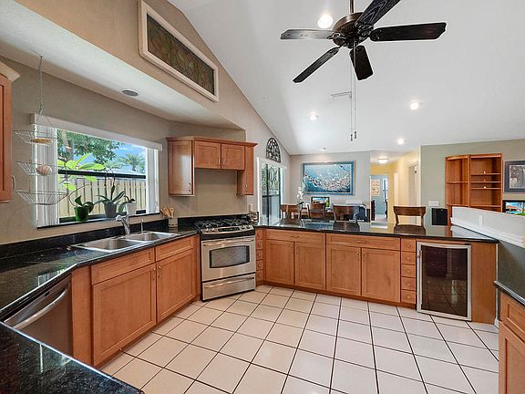 2nd image of 1709 Pierce Dr