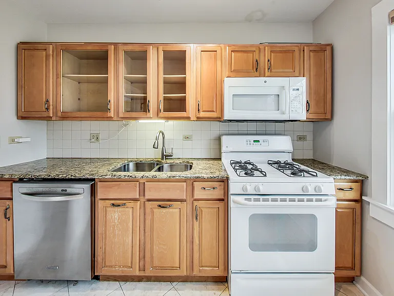 1327 Church St #CH — Photo 6