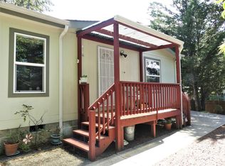 33 Easy St, Florence, OR 97439
