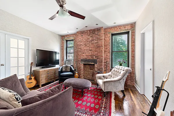 Rented by Douglas Elliman | media 10