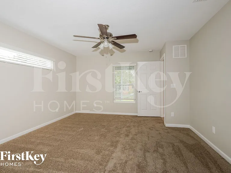 1902 SW Janette Ave — Photo 10