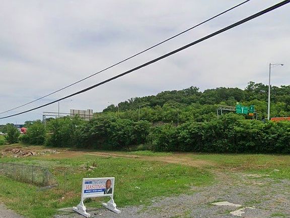 5th image of 1225 Brick Church Pike