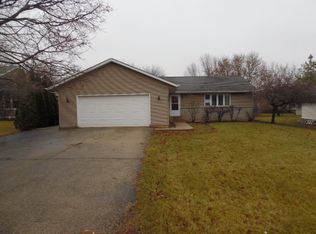 113 Staffordshire Dr NE, Poplar Grove, IL 61065
