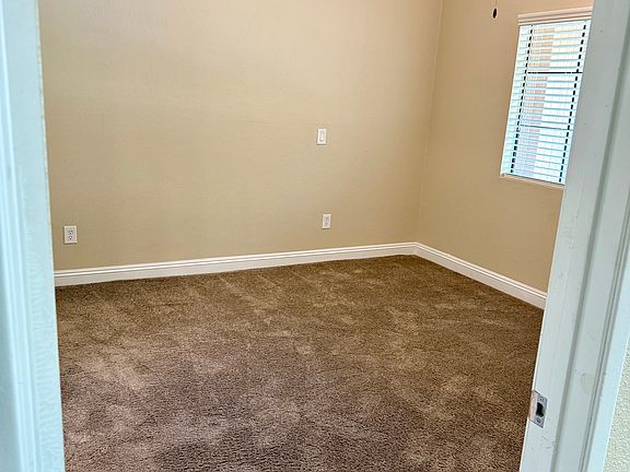 4th image of 5122 S Jones Blvd Unit 205