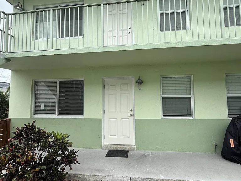 1118 N H St #4 — Photo 7