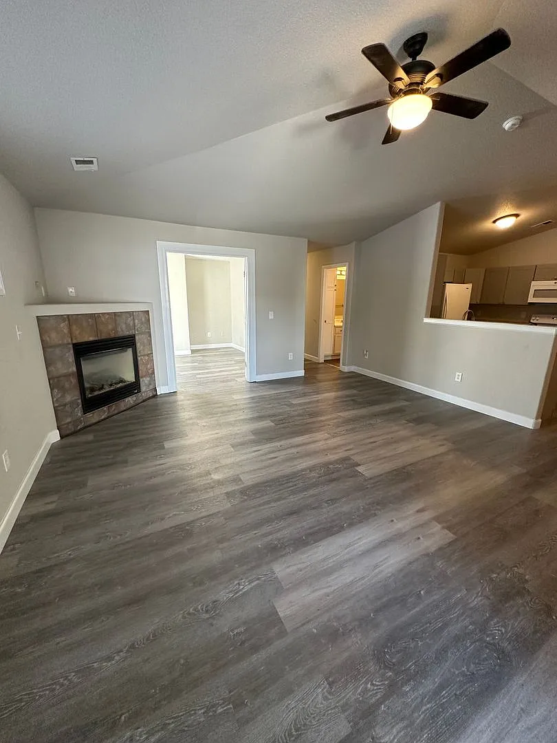 2 Bedroom, 2 Bathroom Ranch Style Home With 2 Car Attached Garage — Photo 3