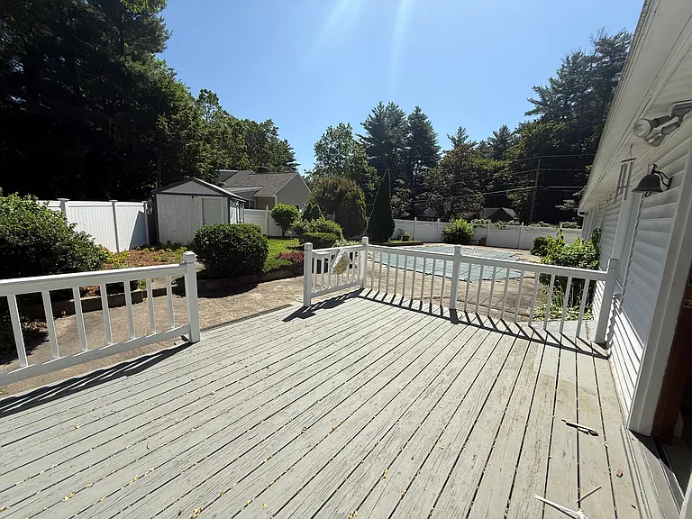 2 Sherwood Dr — Photo 7