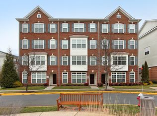 19245 Winmeade Dr, Leesburg, VA 20176