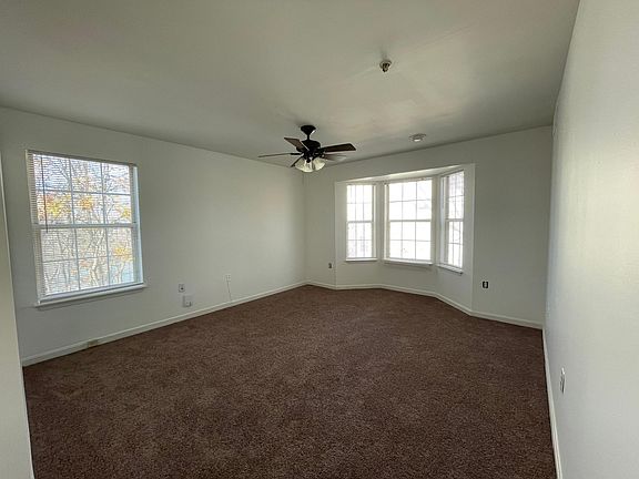 4th image of 9800 Lake Pointe Ct