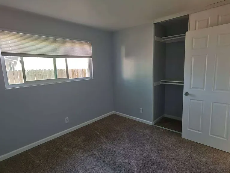 1431 Marshall Rd — Photo 12