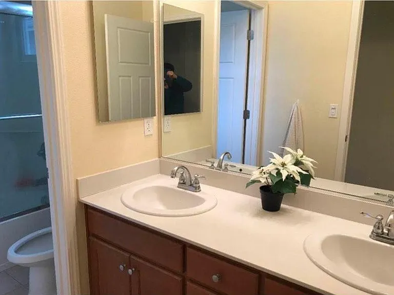 2067 Hibbard St — Photo 3
