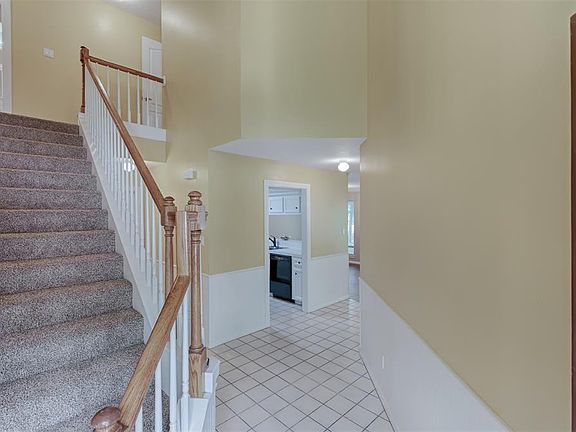 4th image of 3519 Country Club Blvd