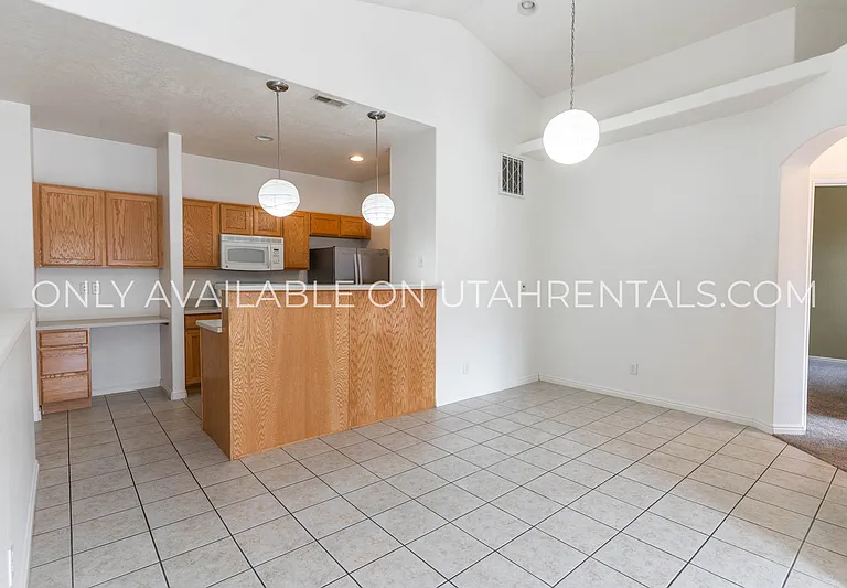 1508 W 110 N — Photo 1