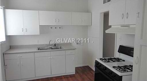 3rd image of 2020 Howard Ave
