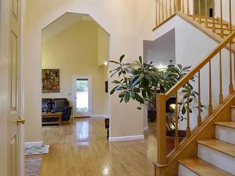78 Schoolhouse Rd — Photo 3