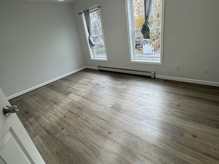 8 Dunning Ave #1 — Photo 4