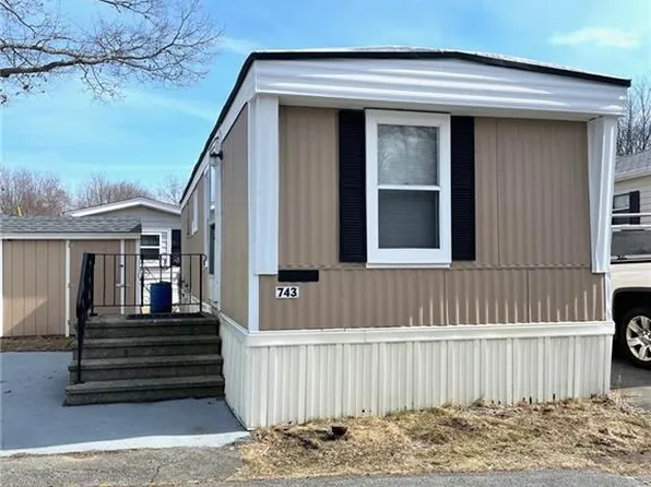 743 Forest Park, Middletown, RI 02842